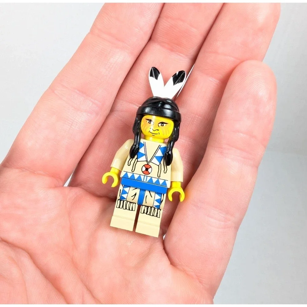 Vintage Lego Western Minifigures Native American‎ Tom O'Hawk Medicine Man